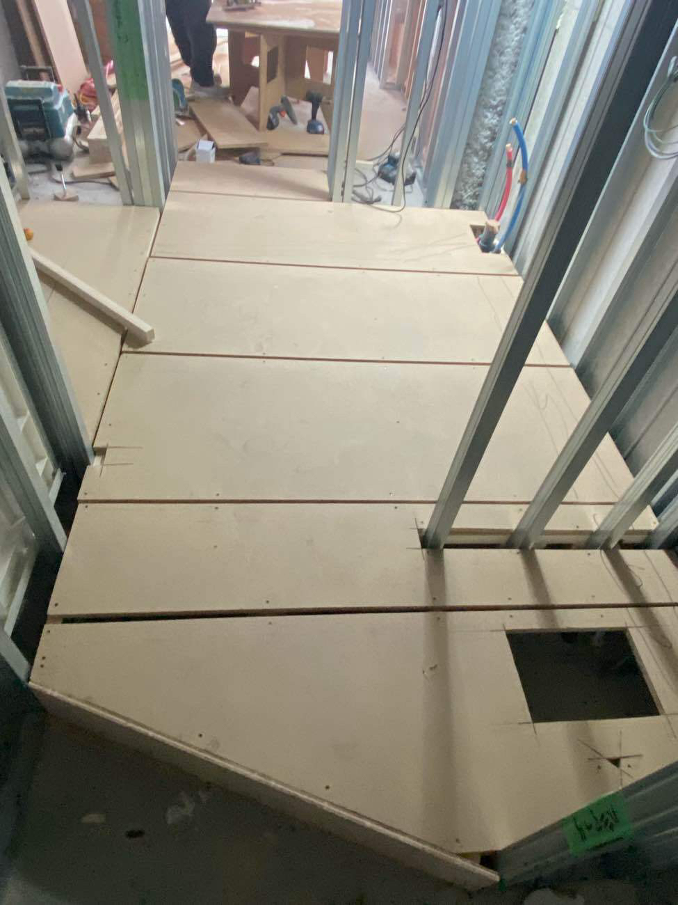 マンション　置床工事　乾式二重床（東京都新宿区）