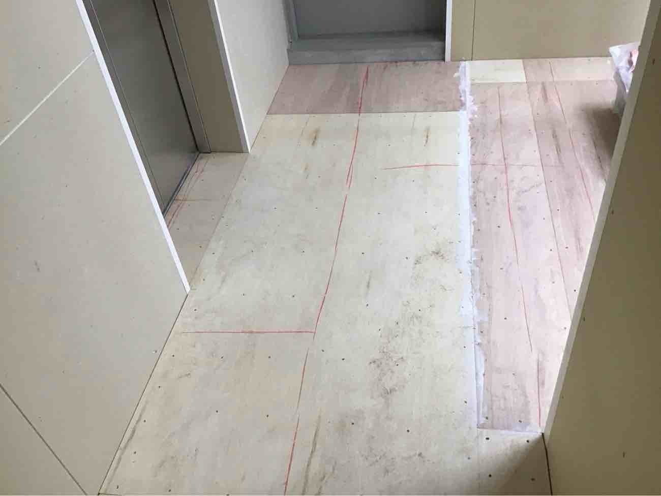 店舗　ハイブリット置床工事　乾式二重床（東京都千代田区）