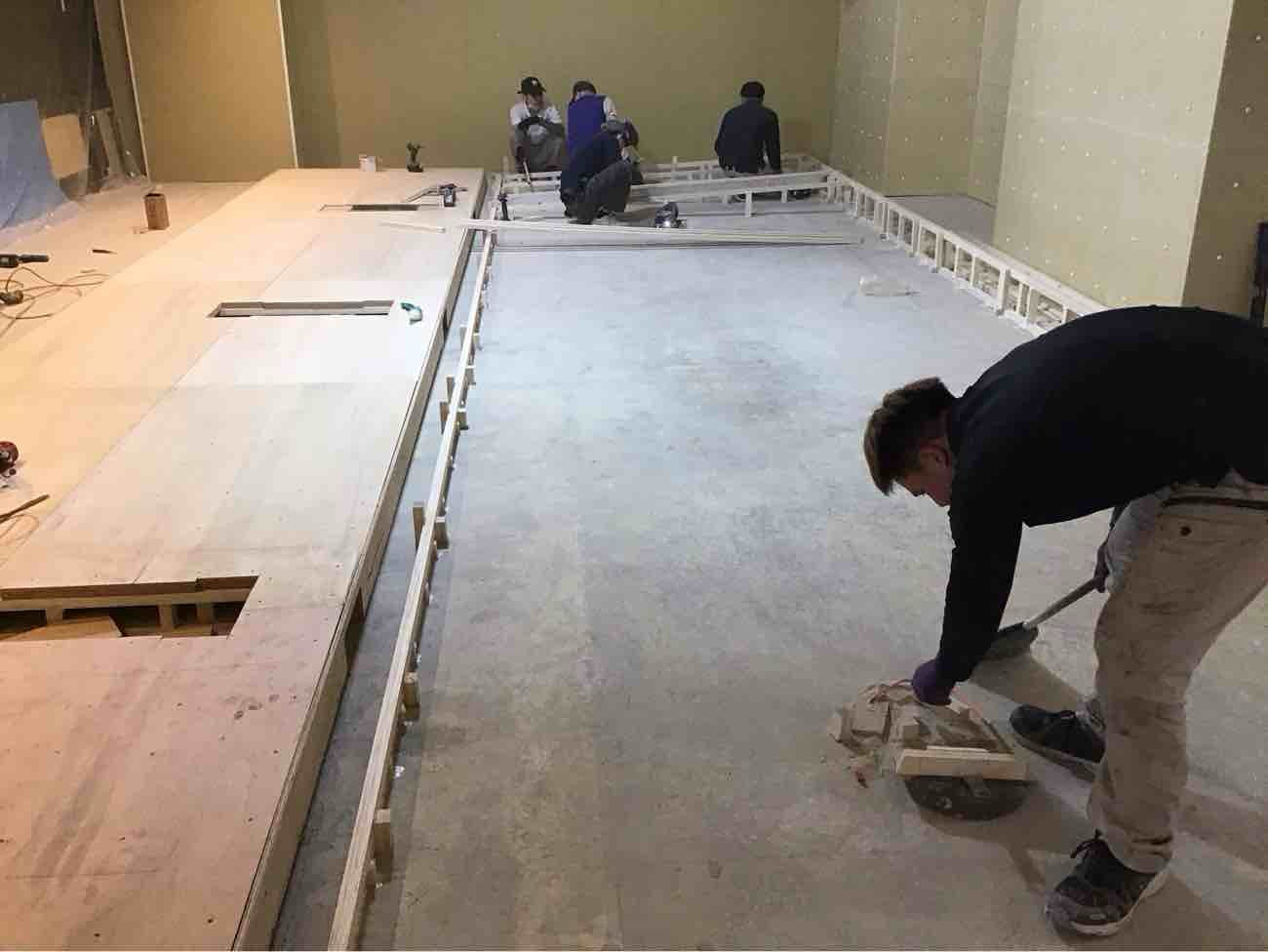 店舗　置床工事　乾式二重床（埼玉県桶川市）